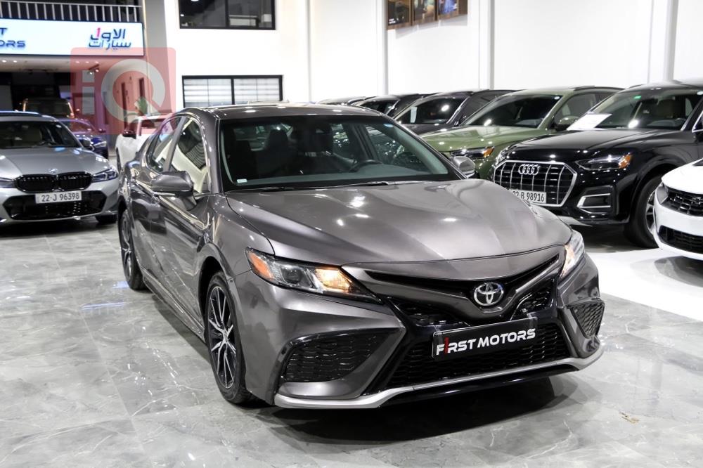 تۆیۆتا کامری